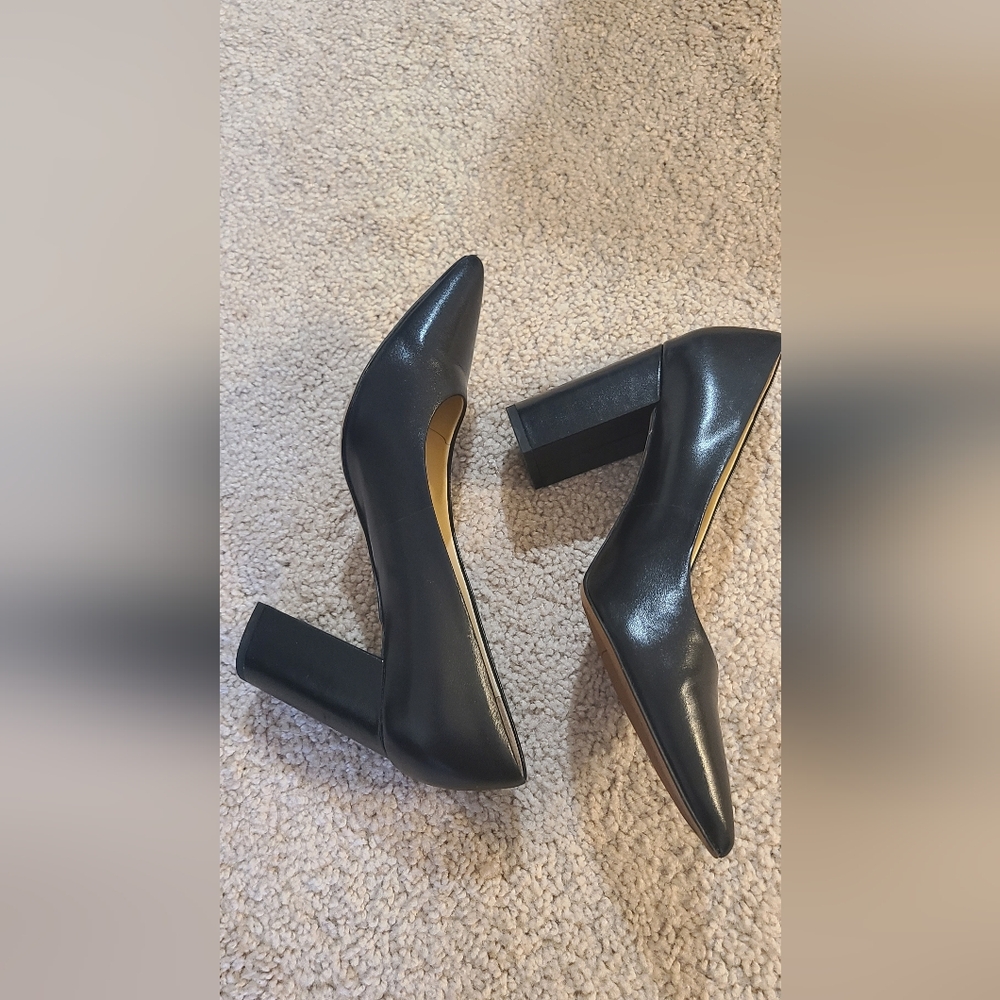 Shoes - Picture 6 of 7